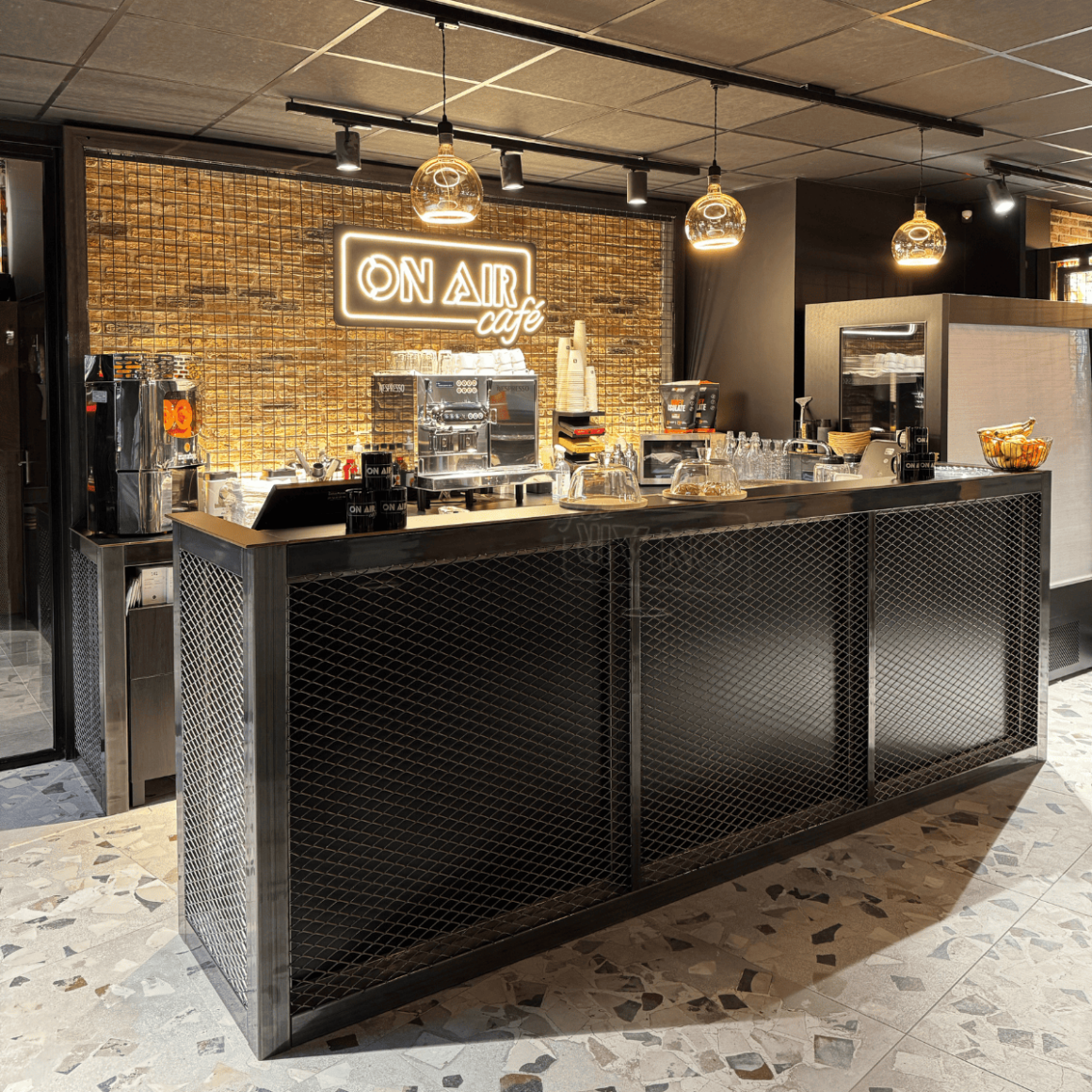 On Air Café Clermont P1